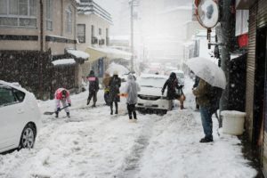 知らなかった!雪道をノーマルタイヤで走ると反則金?
