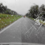 フロントガラスへの「飛び石」は運？被害を最小限に抑える方法があった