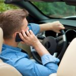 スマホの『ながら運転』で一発免停?罰則はどう変わるのか?
